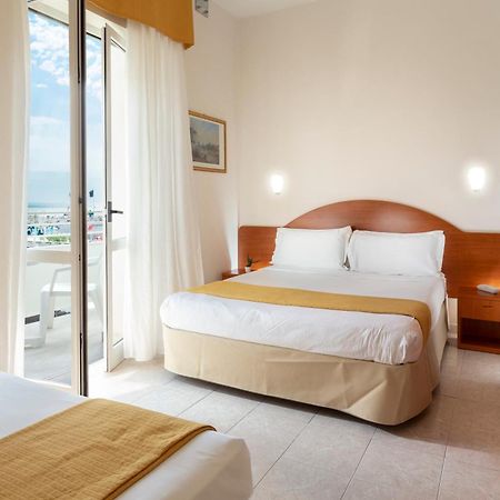 Hotel Vela D'Oro リミニ エクステリア 写真