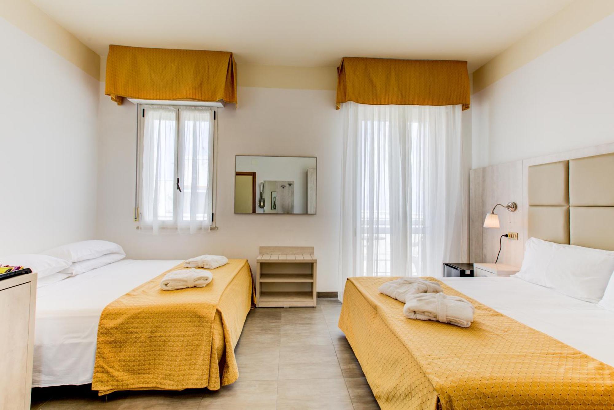 Hotel Vela D'Oro リミニ エクステリア 写真